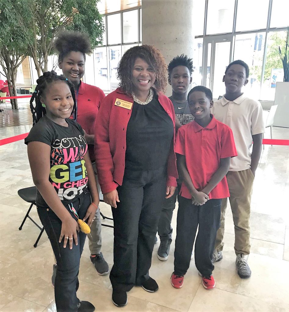 Senator LaTonya Johnson (D-Milwaukee) joined students from her district on a field trip at the Discovery Building on campus